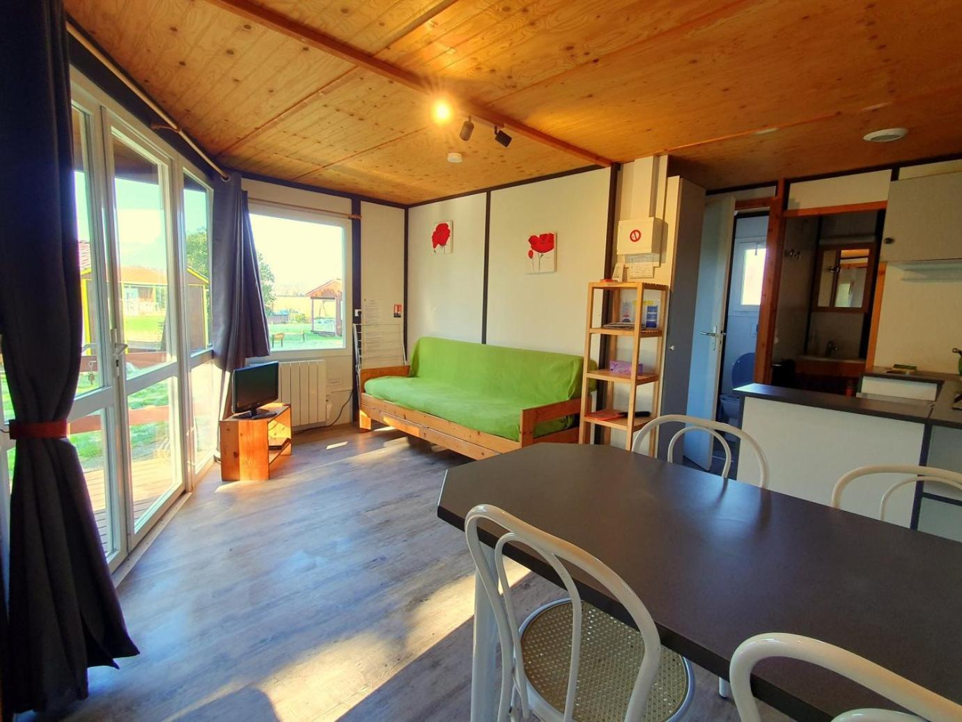 Les Chalets Du Quignon Autry-le-Chatel Εξωτερικό φωτογραφία